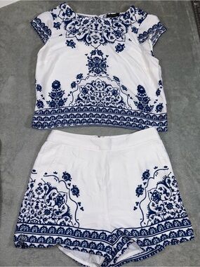 Dynamite Blue & White Porcelain Floral Two-Piece Crop Top & High-Waist Shorts Se